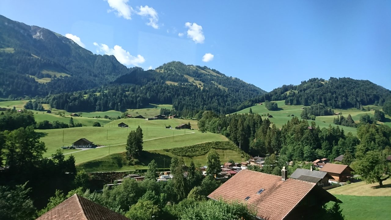 ゴールデンパスライン スイス屈指のおすすめ絶景鉄道 料金 所要時間 予約方法と車窓の紹介 Slow Travel Swiss Alps